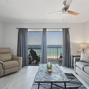 The Summit 621 Apartment